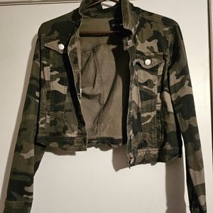 Women's Cropped Camo Jacket